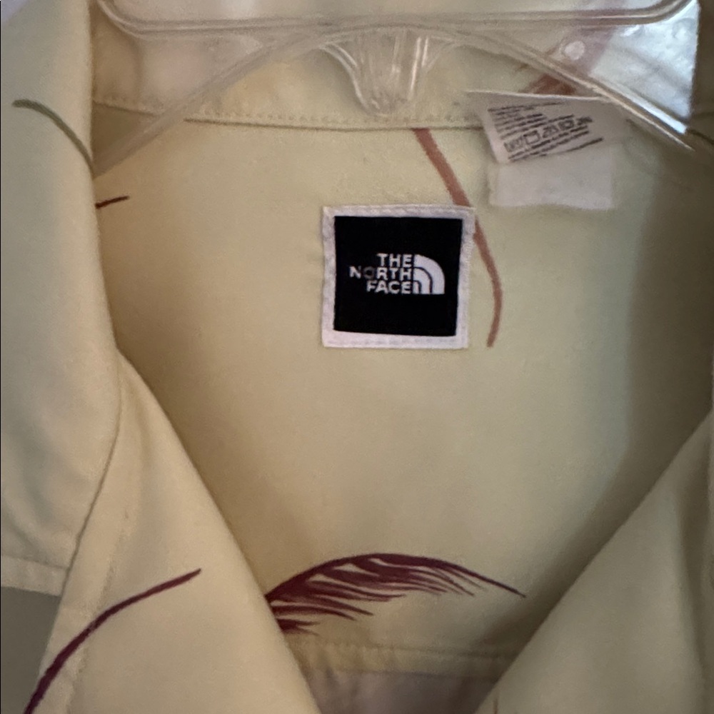 Vintage The North Face Women’s  Feather Pattern Shirt Light yellow/green - Picture 2 of 5